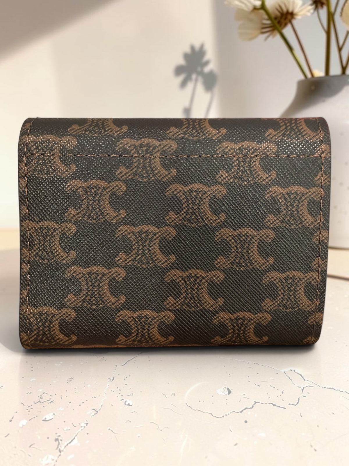 ✨Fashion Monogram Compact Flap Wallet – Brown & Black