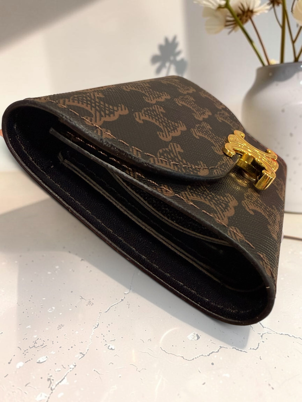 ✨Fashion Monogram Compact Flap Wallet – Brown & Black