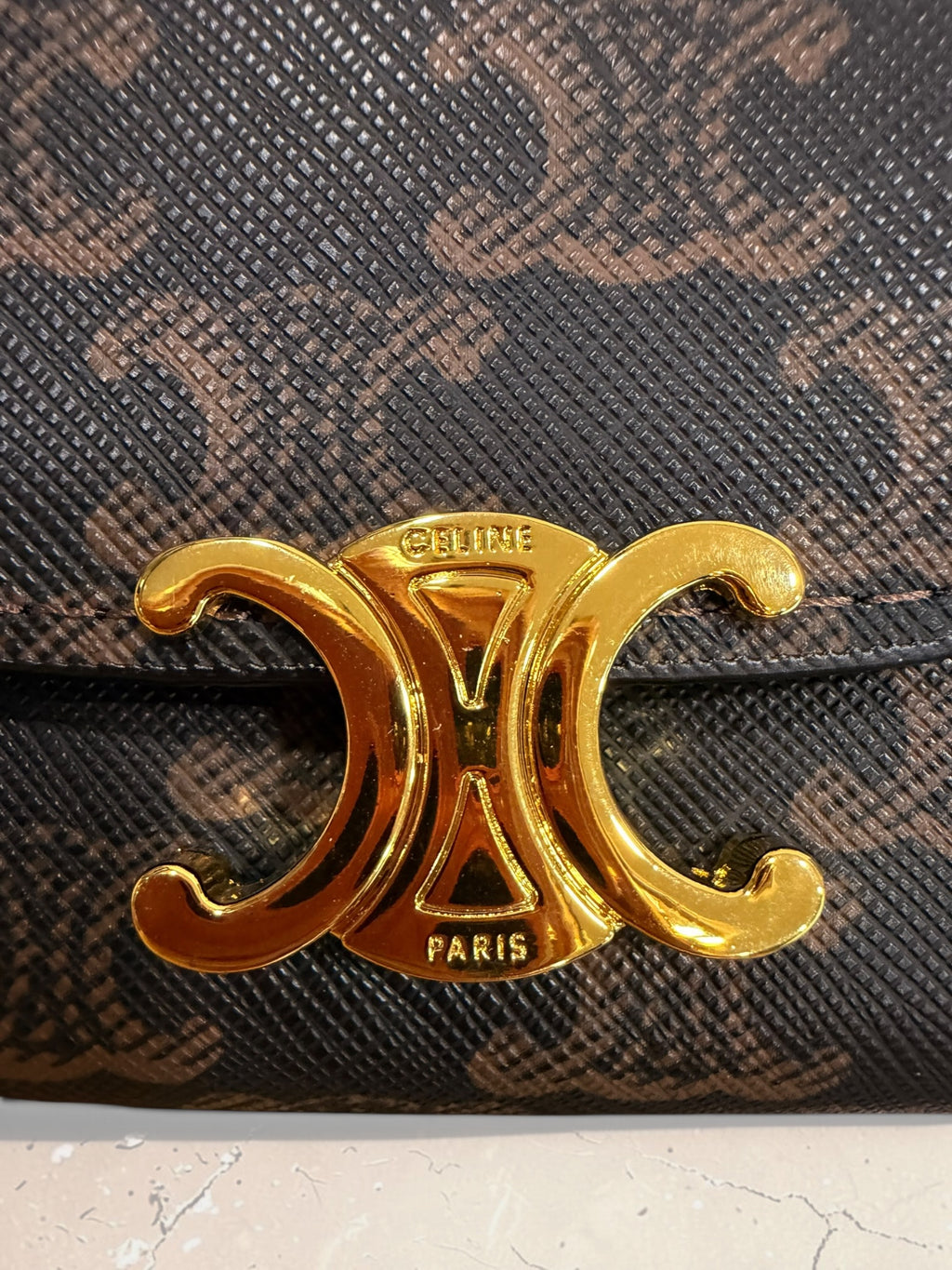 ✨Fashion Monogram Compact Flap Wallet – Brown & Black