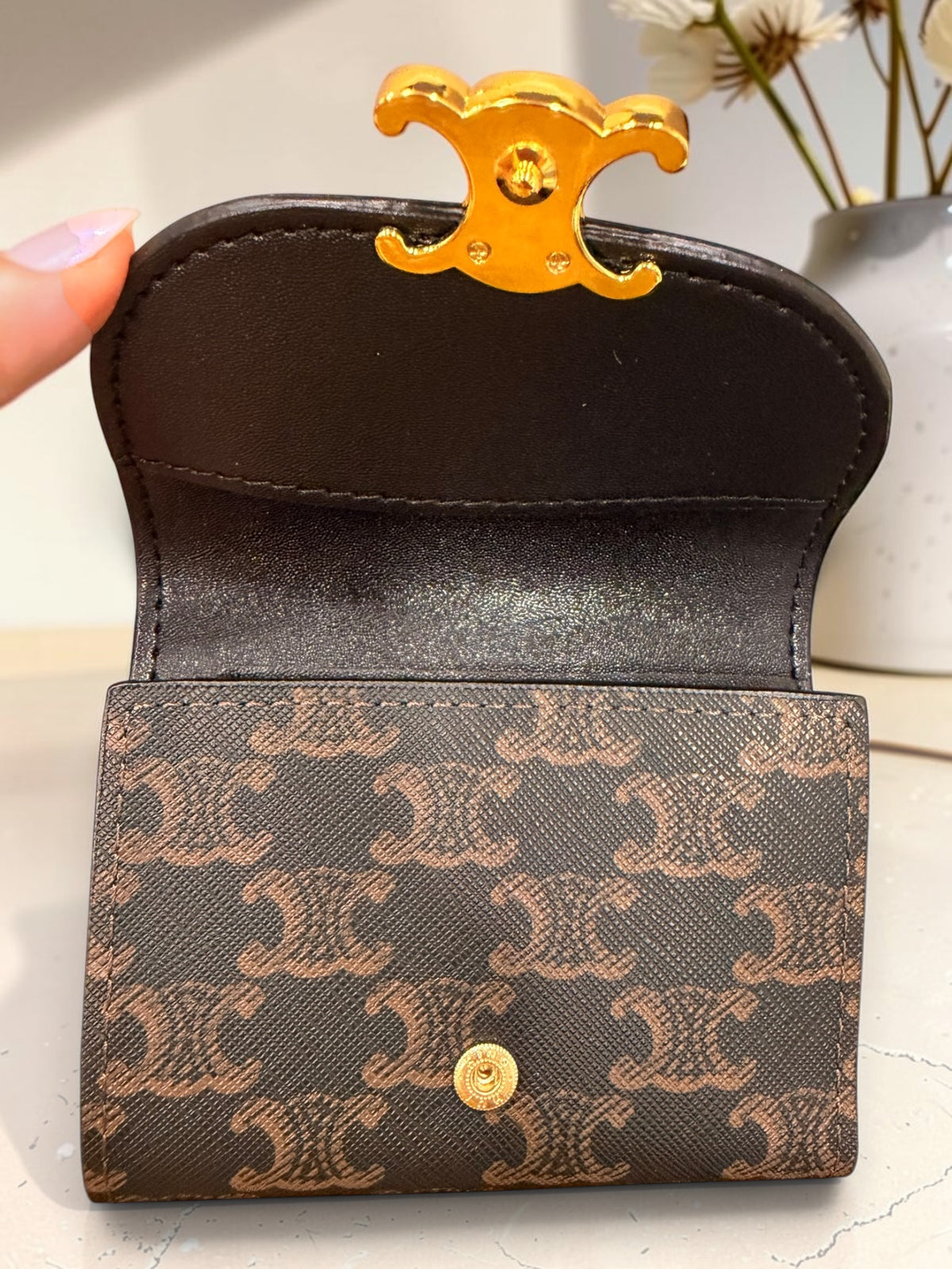 ✨Fashion Monogram Compact Flap Wallet – Brown & Black