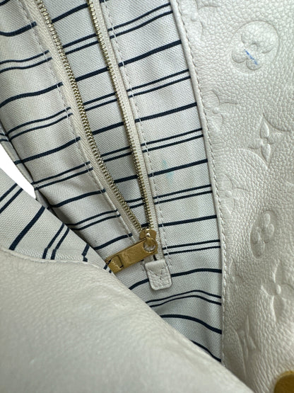 Louis Vuitton
Empreinte Artsy MM - Clairely Amazing