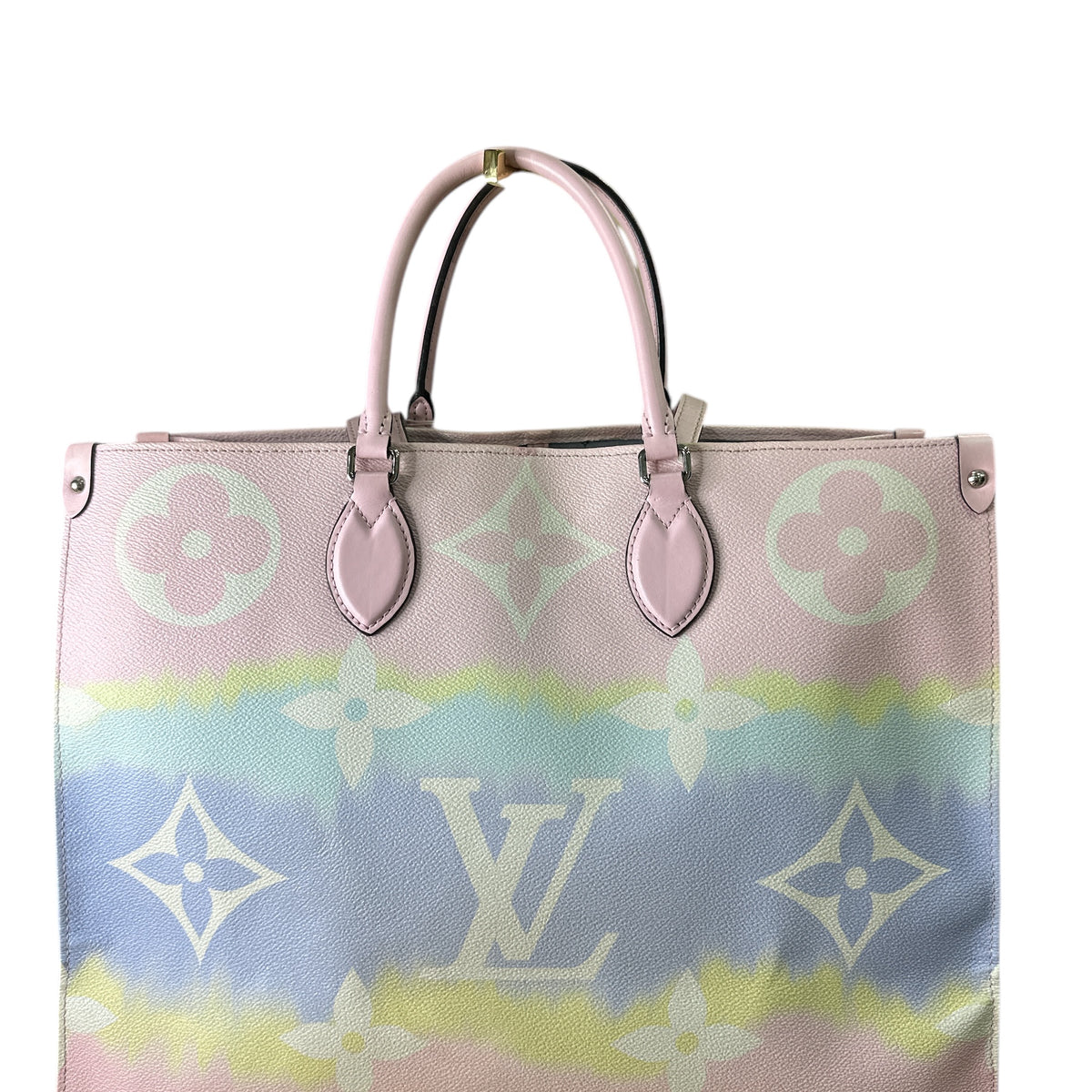 LOUIS VUITTON 
Monogram Escale Onthego GM Pastel - Clairely Amazing