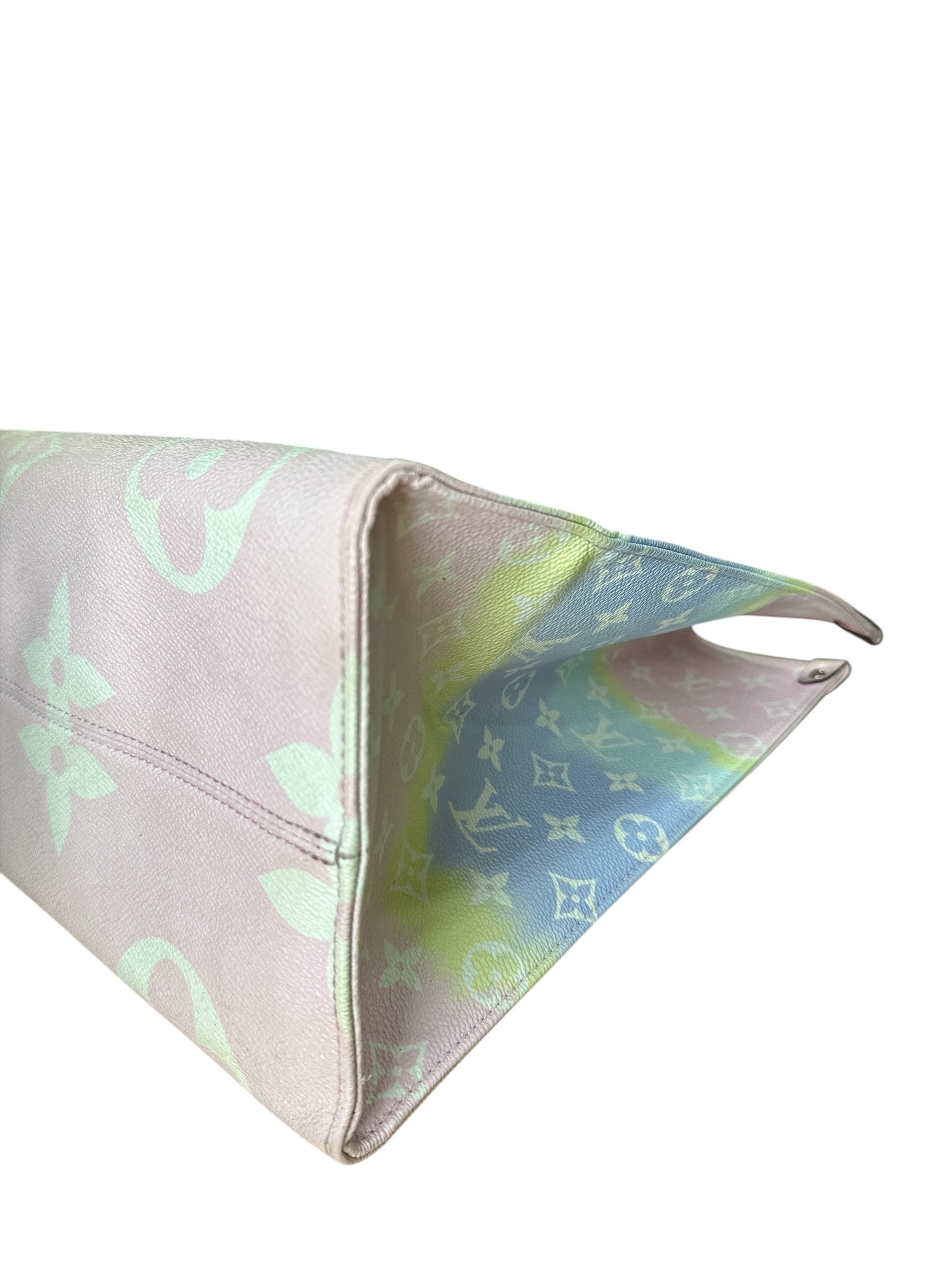 LOUIS VUITTON 
Monogram Escale Onthego GM Pastel - Clairely Amazing