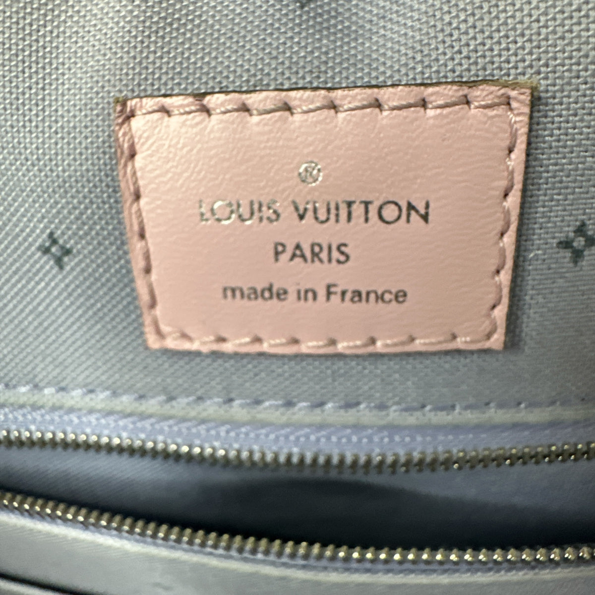 LOUIS VUITTON 
Monogram Escale Onthego GM Pastel - Clairely Amazing