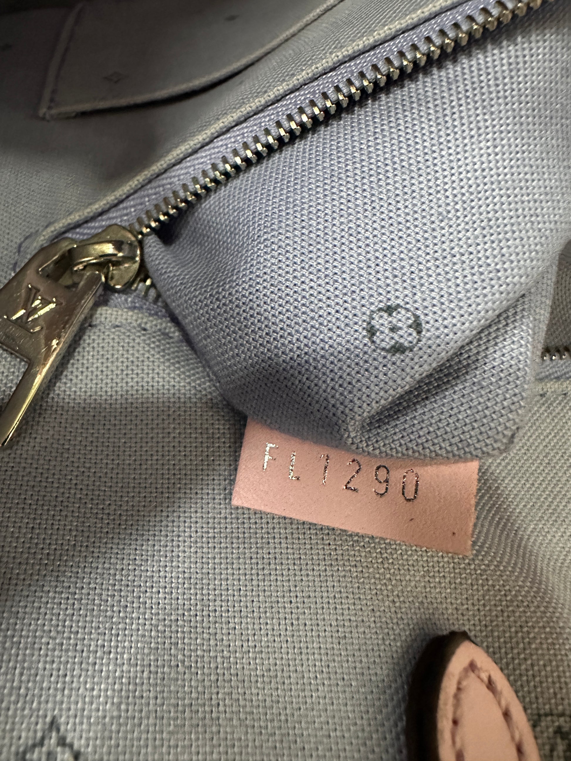 LOUIS VUITTON 
Monogram Escale Onthego GM Pastel - Clairely Amazing