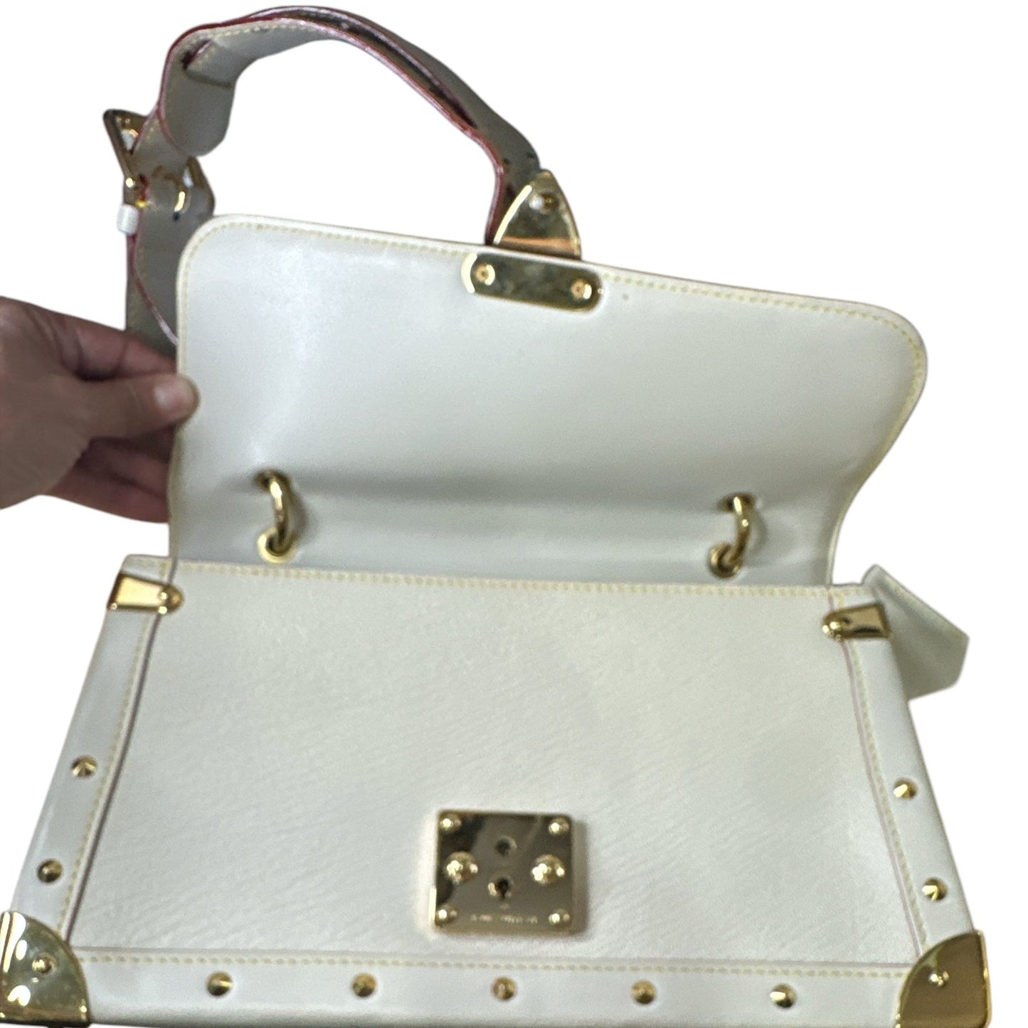LOUIS VUITTON 
Suhali Le Talentueux White - Clairely Amazing