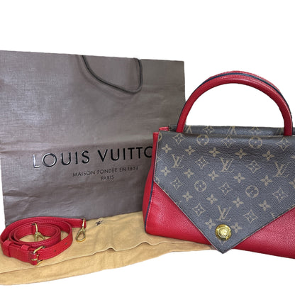 LOUIS VUITTON 
Grained Calfskin Monogram Double V Rubis - Clairely Amazing