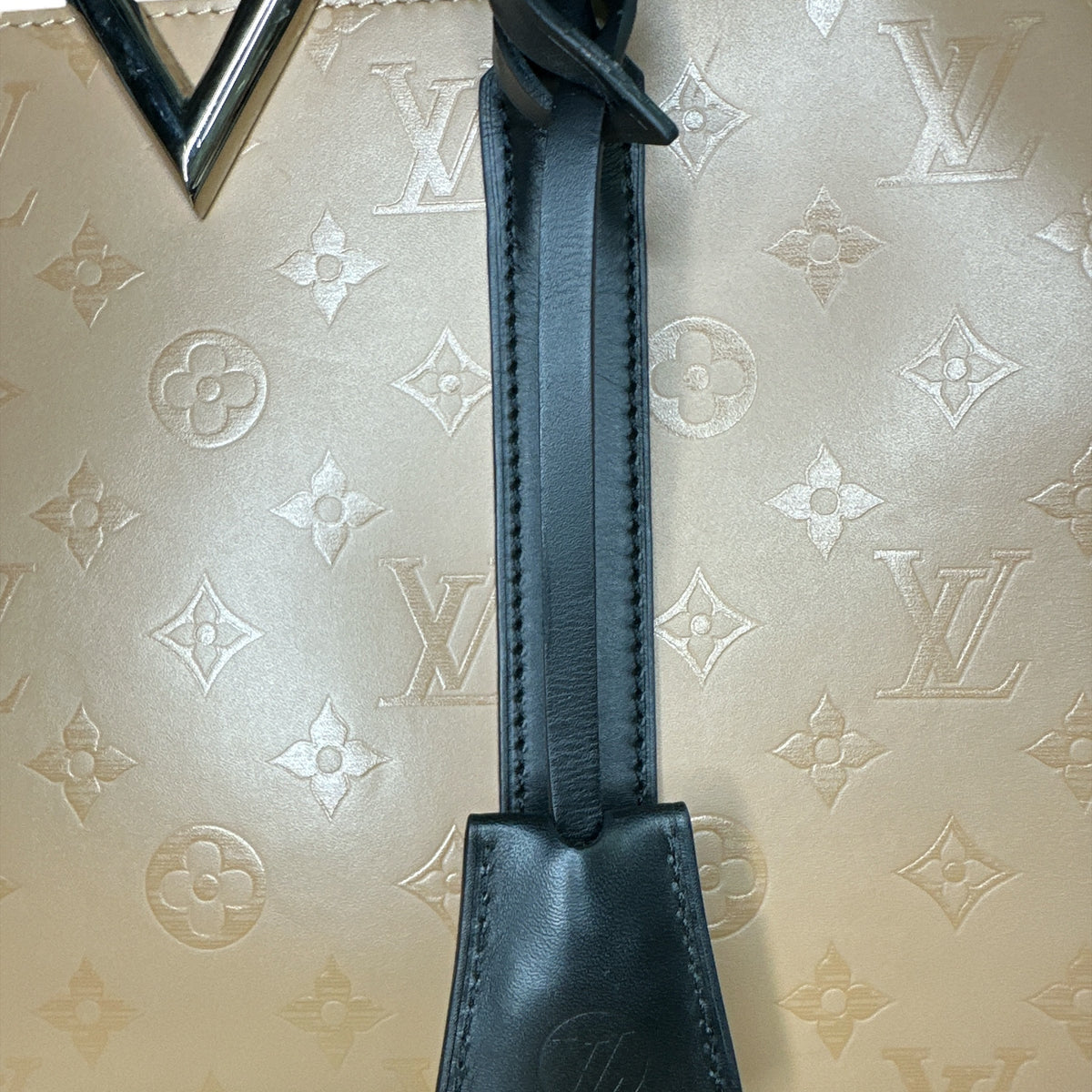 Louis Vuitton Very MM Tote - Clairely Amazing