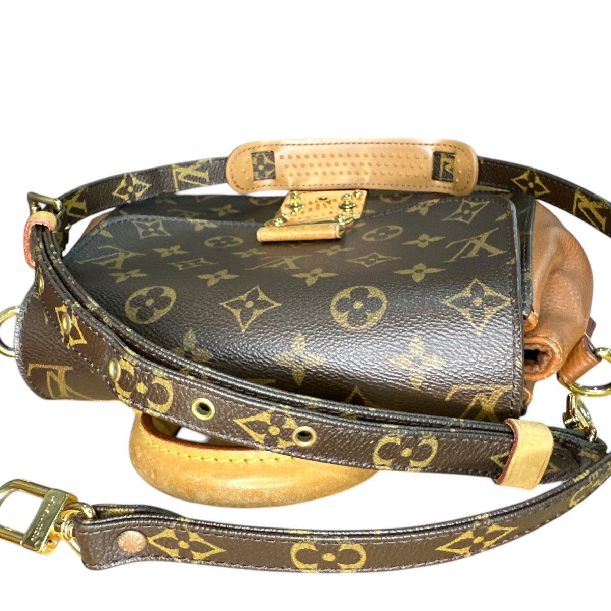 LOUIS VUITTON 
Monogram Eden PM Camel - Clairely Amazing