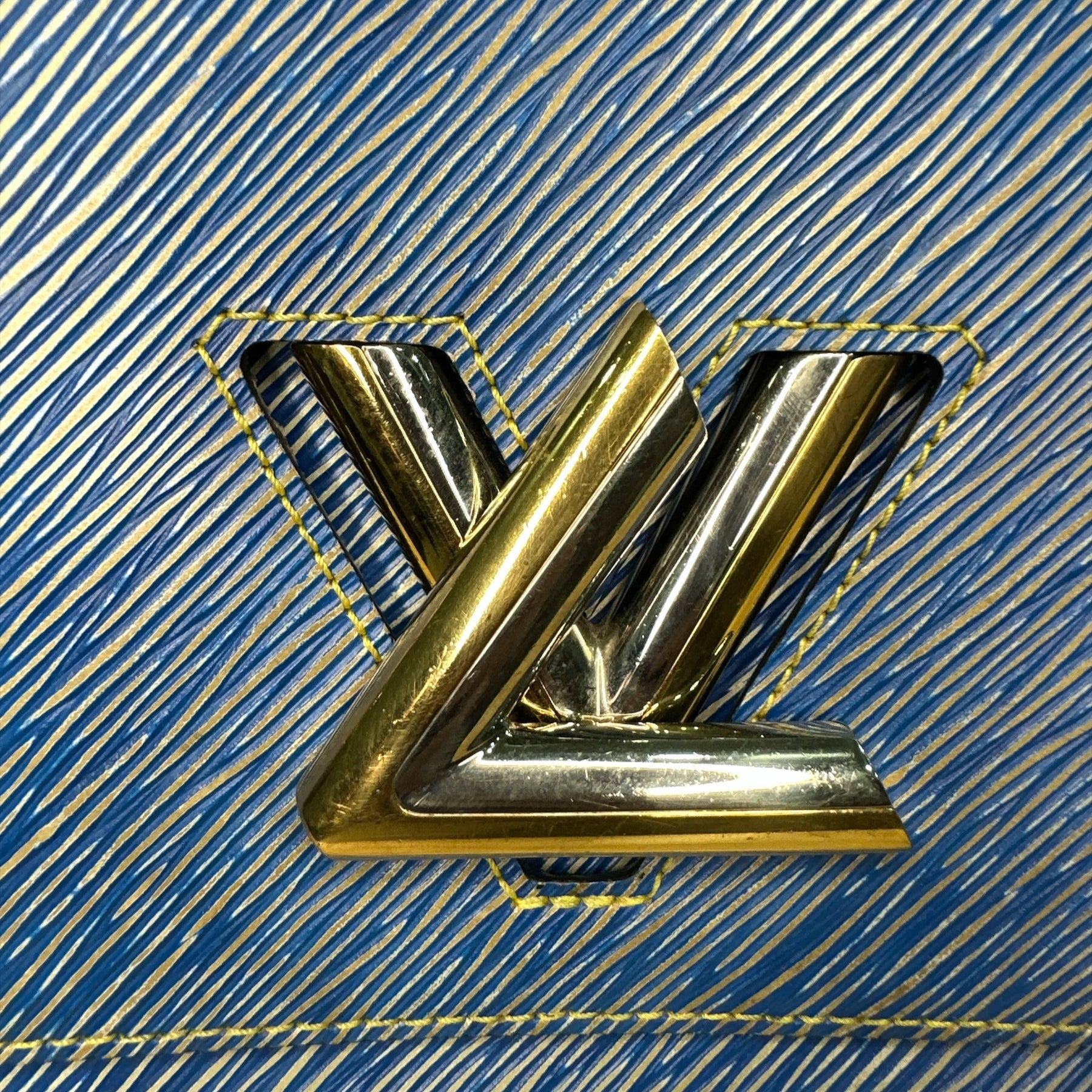 LOUIS VUITTON 
Epi Twist Shoulder Bag MM - Clairely Amazing