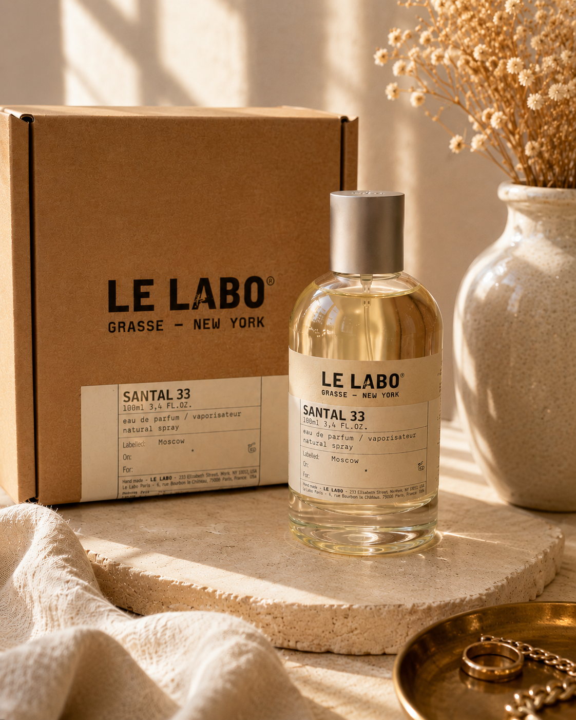 Elegant warm scent featuring sandalwood-inspired notes and subtle spice