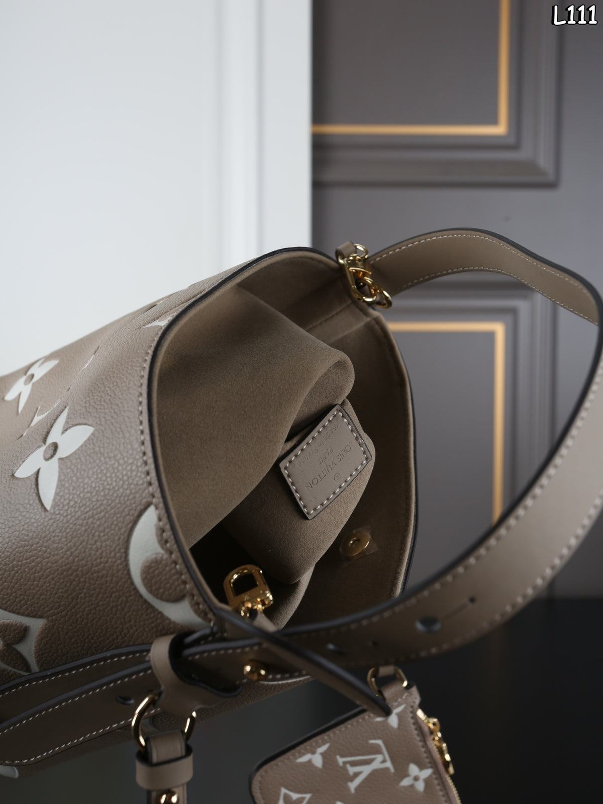 👑 Fashion Beige Monogram Shoulder Bag | Oversized Monogram & Matching Accessories