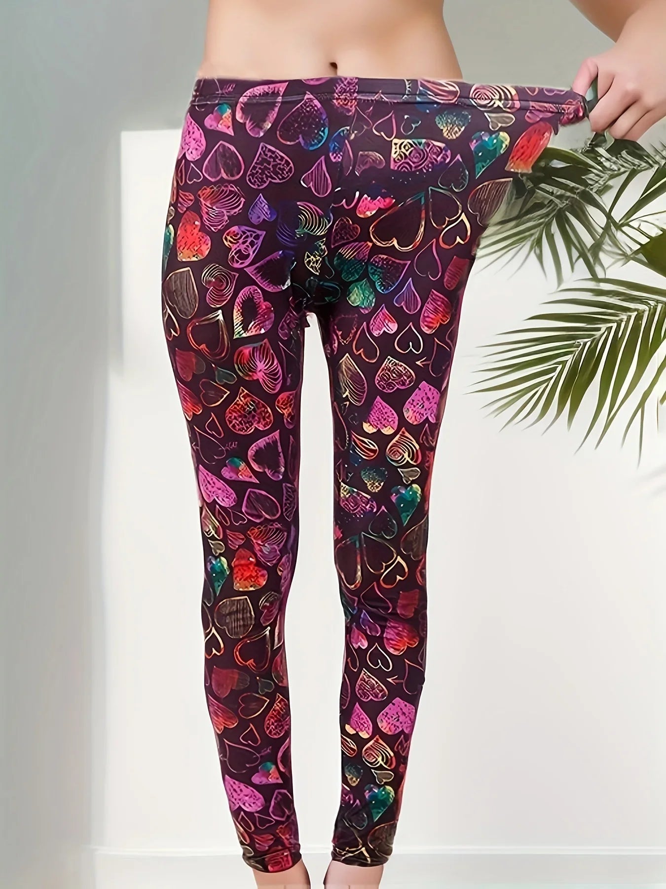 Heart-shaped print leggings