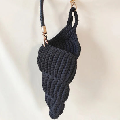 Hand-Woven Conch Pearl Chain Bag