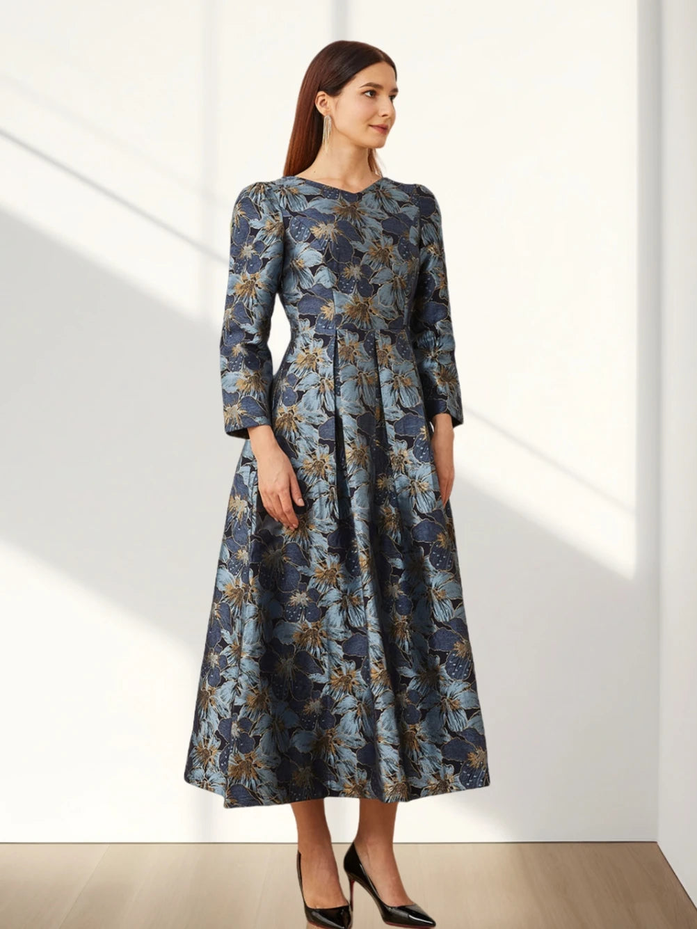 Elegant Floral Jacquard Maxi Dress