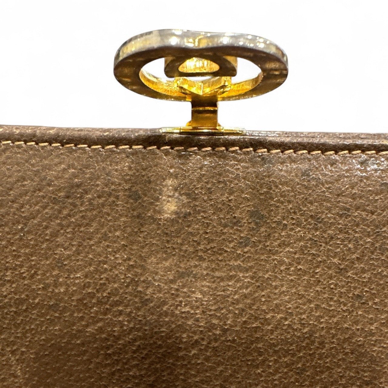 GUCCI Brown Pigskin Leather Checkbook Cover, "G" Red Enamel Clip