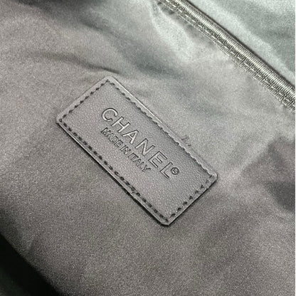 Chanel Beauty VIP / GWP Duffel Bag – Cream CC Logo – New