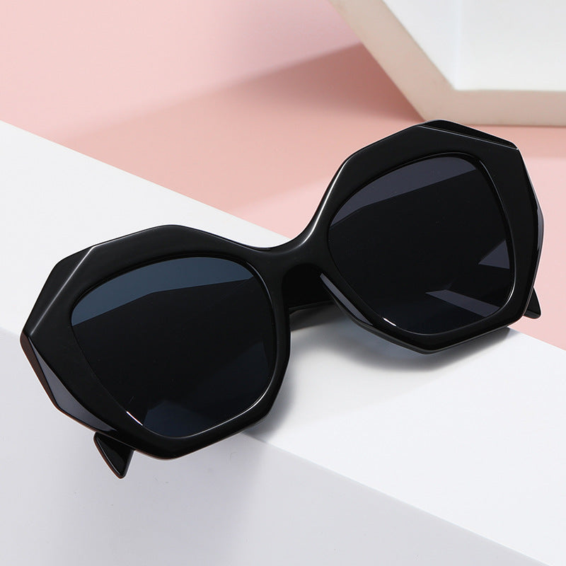 Oversized Geometric Fashion Sunglasses – UV400 | 2 Colors