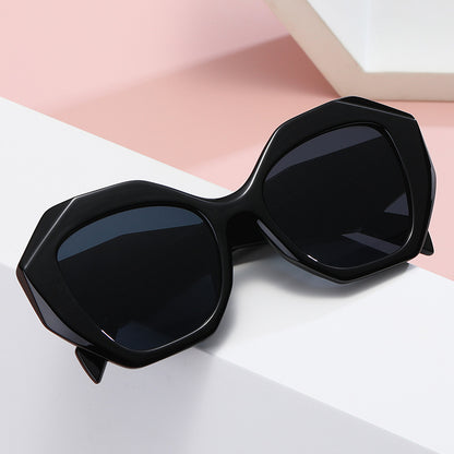 Oversized Geometric Fashion Sunglasses – UV400 | 2 Colors