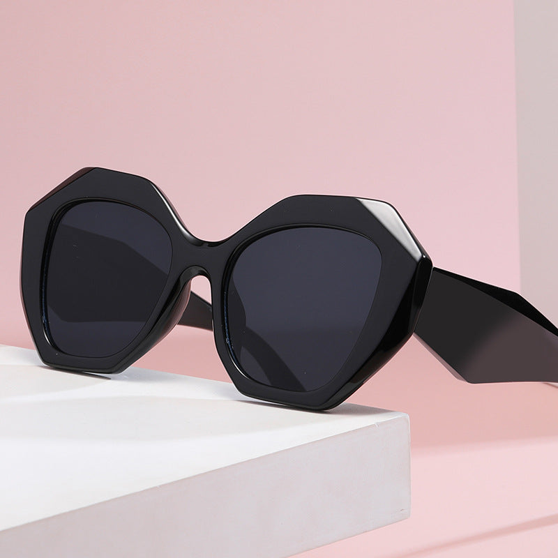 Oversized Geometric Fashion Sunglasses – UV400 | 2 Colors