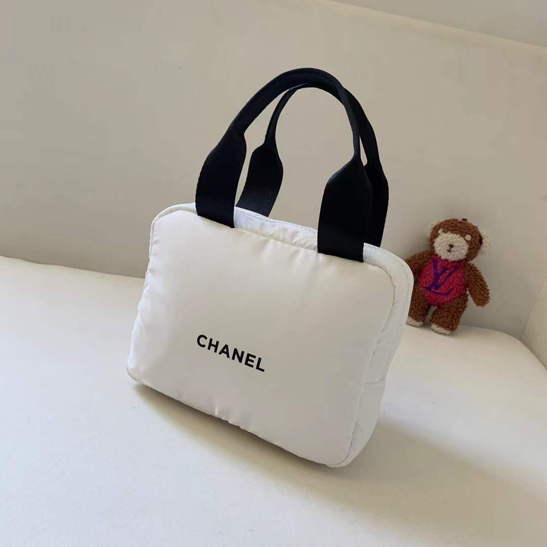 Chanel Beauty Puffy Mini Tote Bag (GWP)