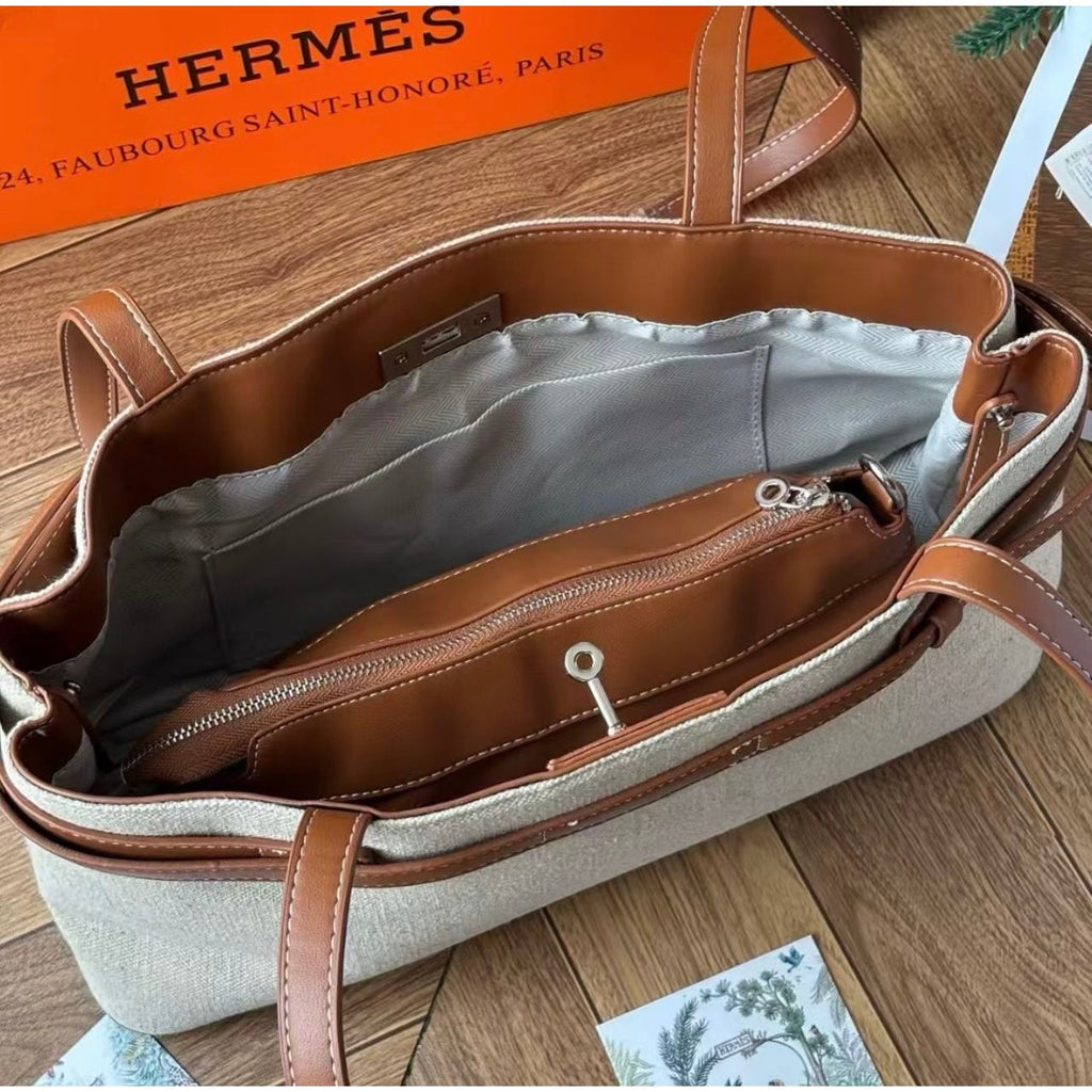 Hermès P'tit Arcon Shopping Bag with Matching Pouch | GWP Exclusive Canvas Shopper