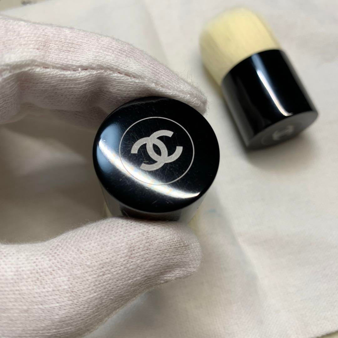 Chanel Les Beiges Foundation Makeup Brush