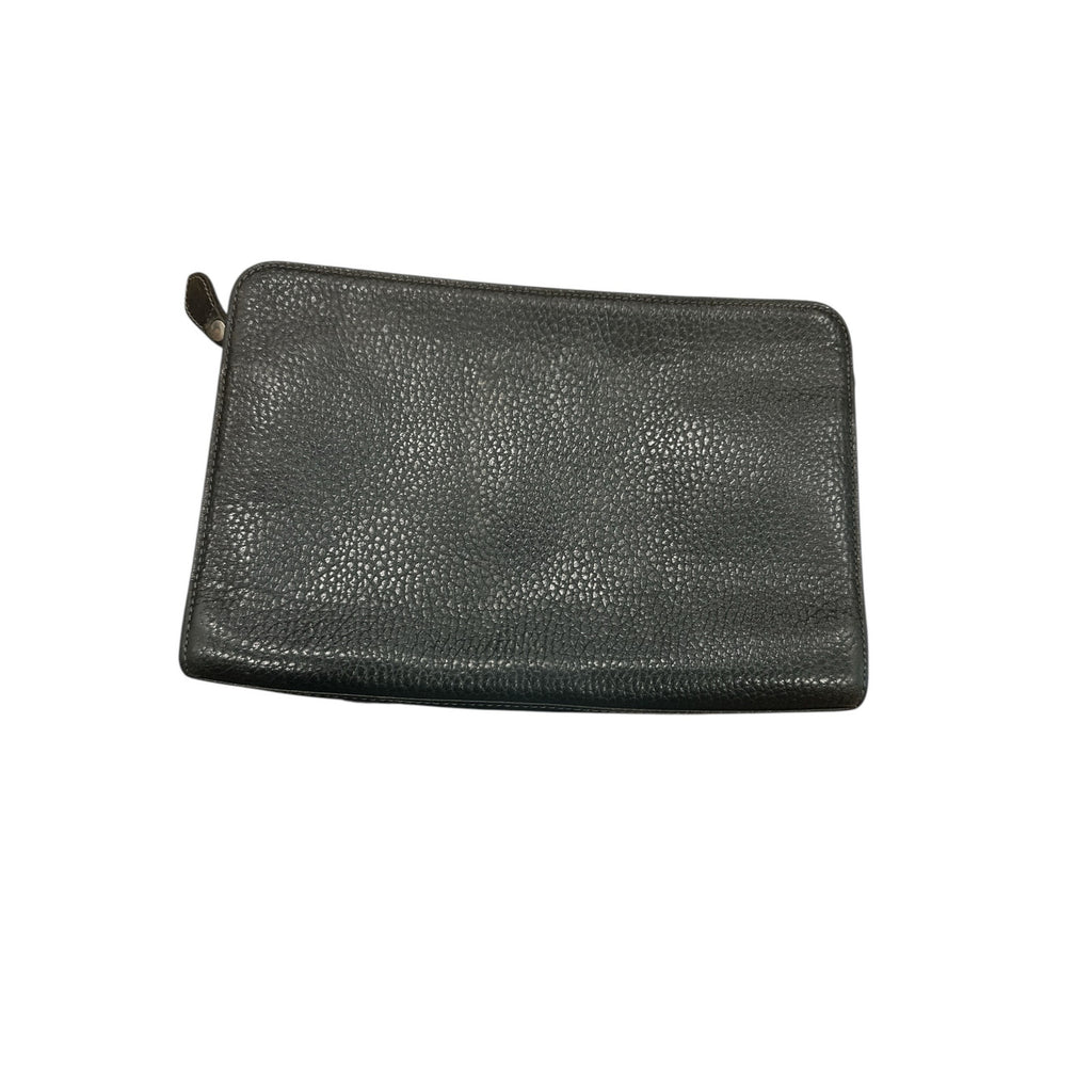 Burberry Elegant Leather Clutch