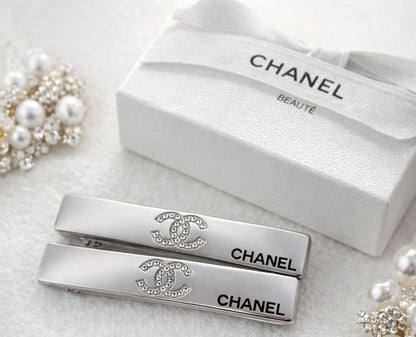 Rhinestone Hair Clips (Set of 2) – Black or Silver | GWP Edition
